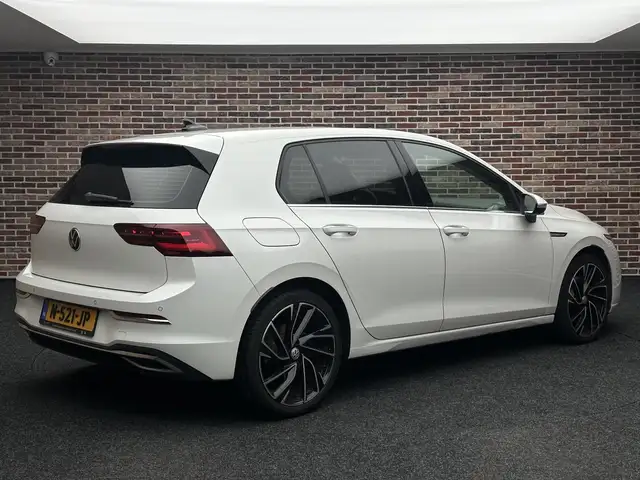 Volkswagen Golf view 2