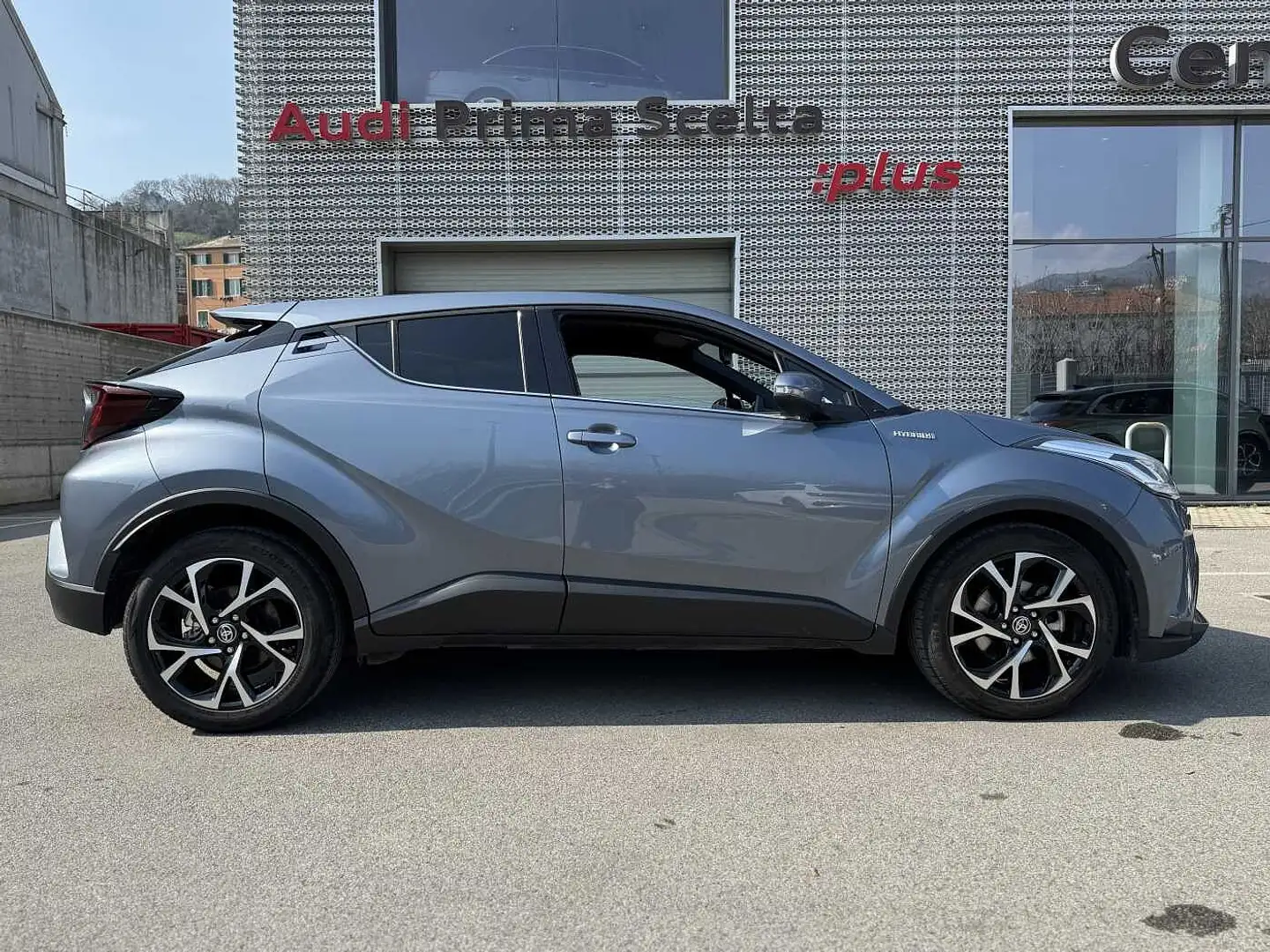 Toyota C-HR 1.8 Hybrid E-CVT Trend Grigio - 2