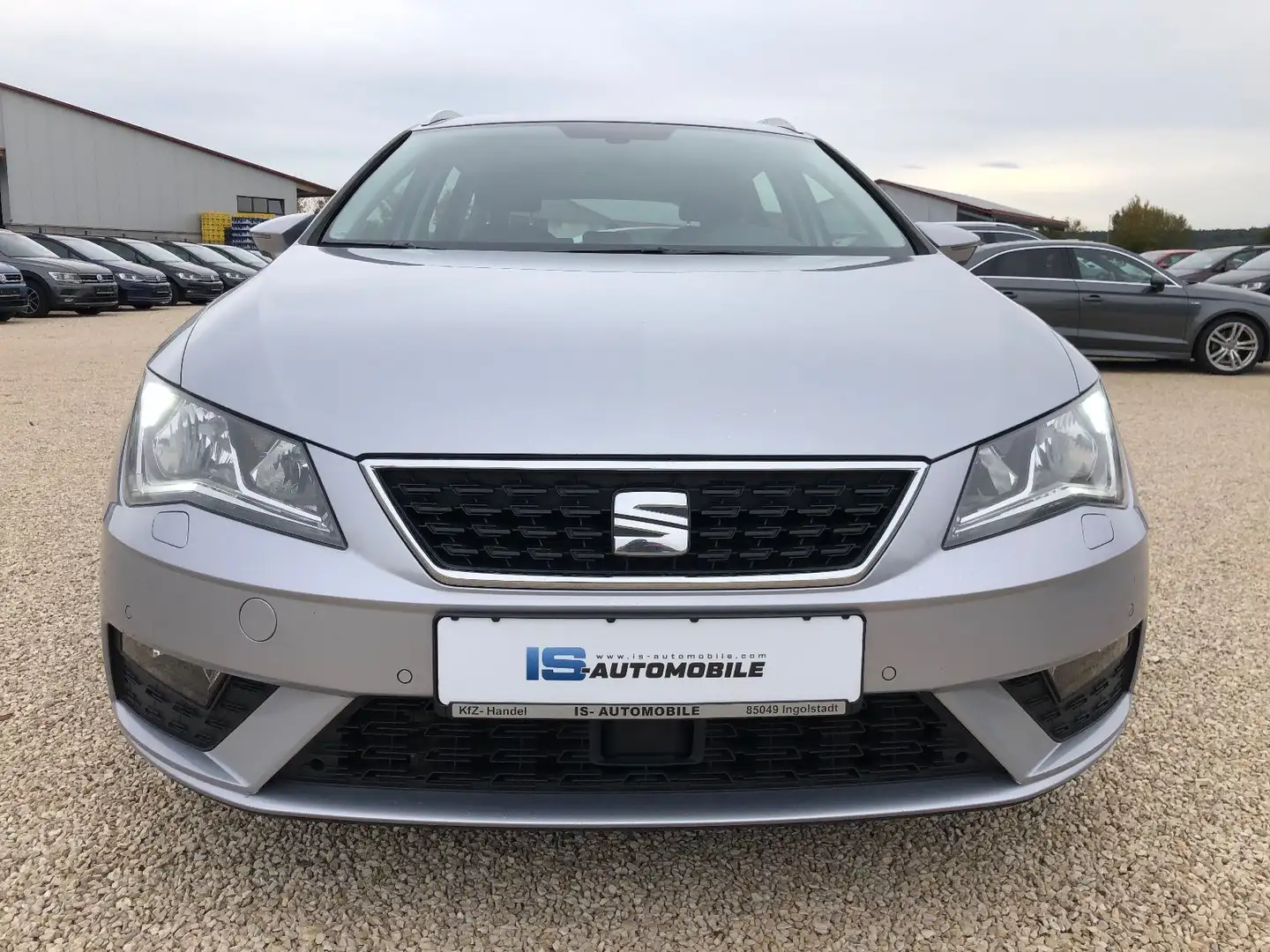 SEAT Leon ST Style,Navi,Klima,SHZ,GRA,V-H PDC,EURO 6 Silber - 2