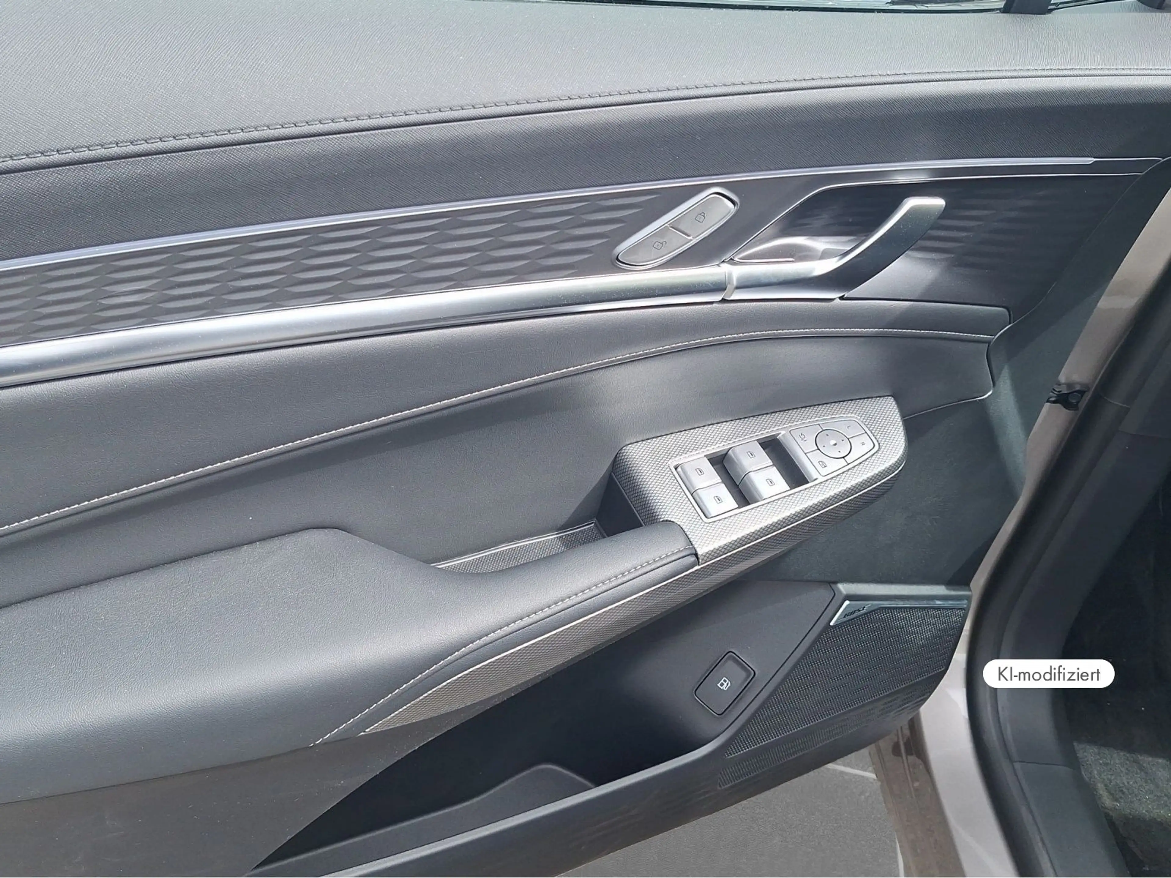 MG MGS9 PHEV Premium — photo 13