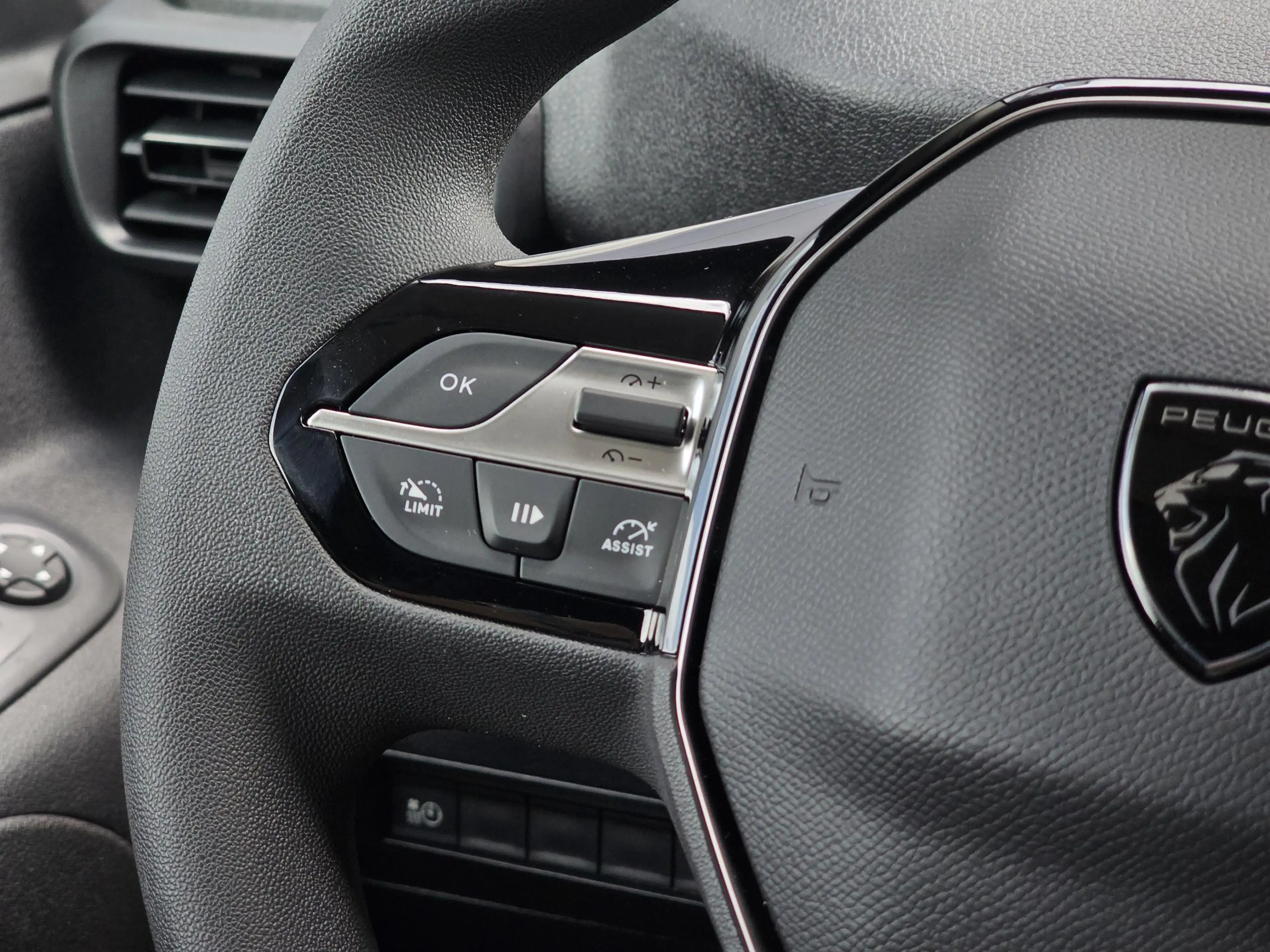 Peugeot Partner e-Partner 136 L2 50 kWh | Camera | Apple Carplay | — photo 11