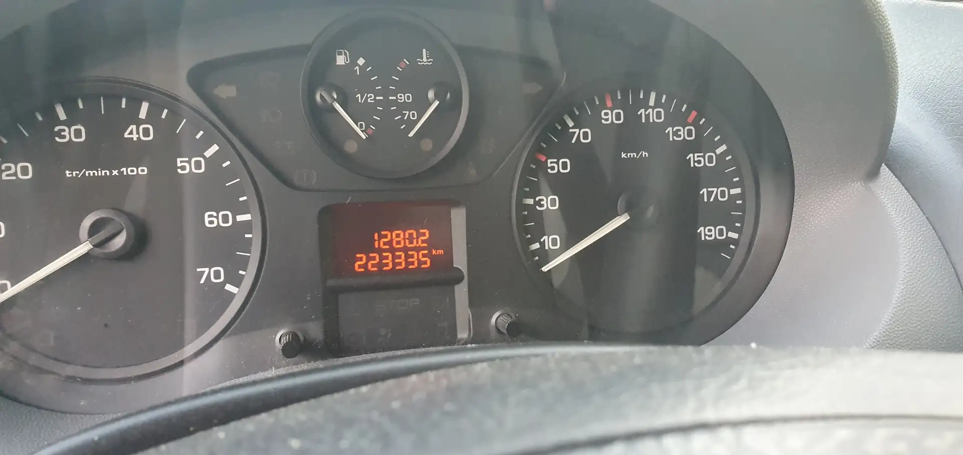 Peugeot Expert siva - 1
