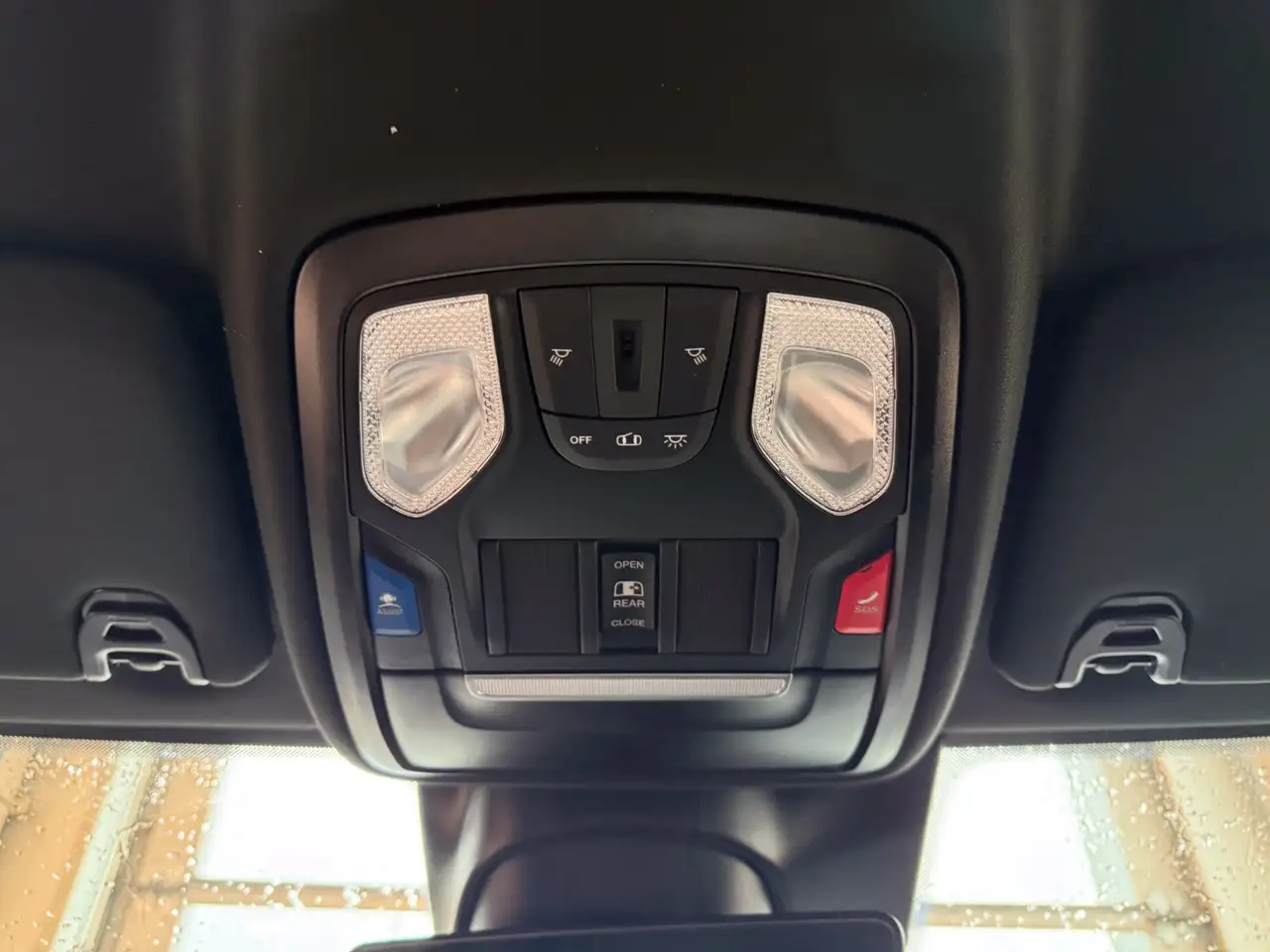 RAM 2500 снимка RAM 2500
