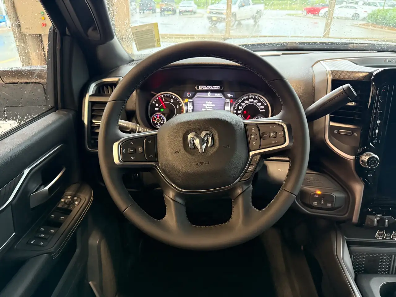 RAM 2500 снимка RAM 2500