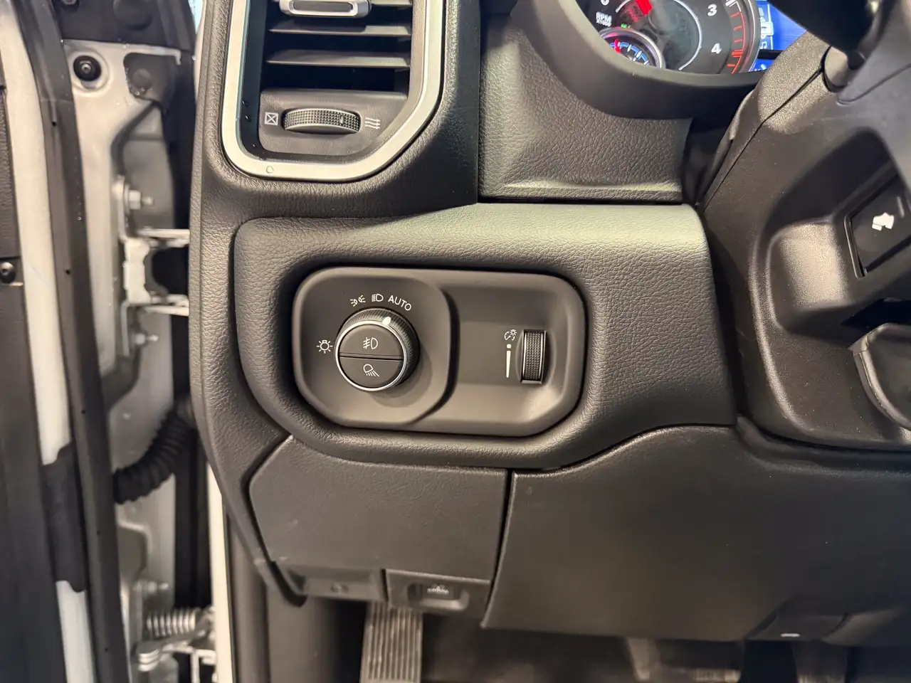 RAM 2500 снимка RAM 2500