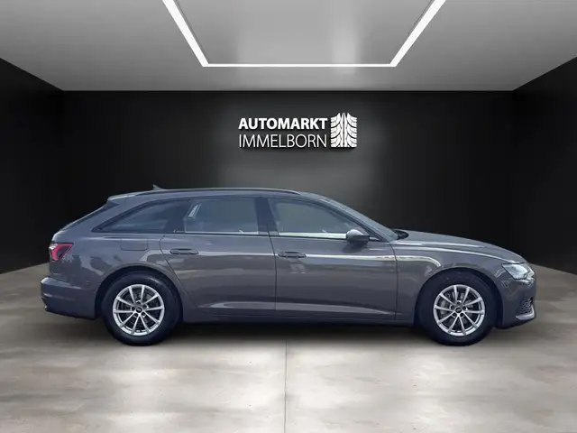 Audi A6 view 11