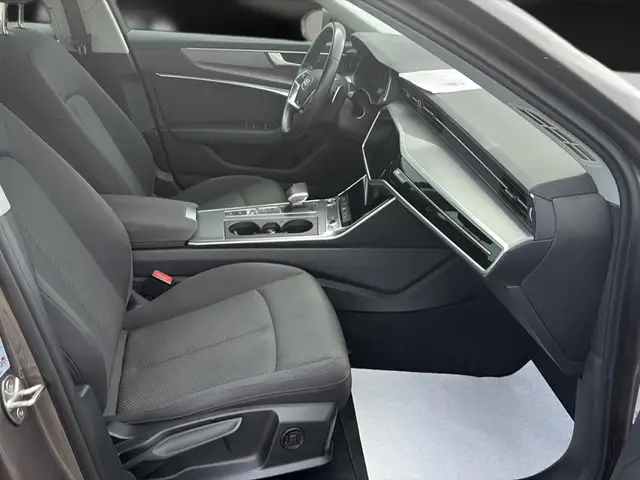 Audi A6 view 13
