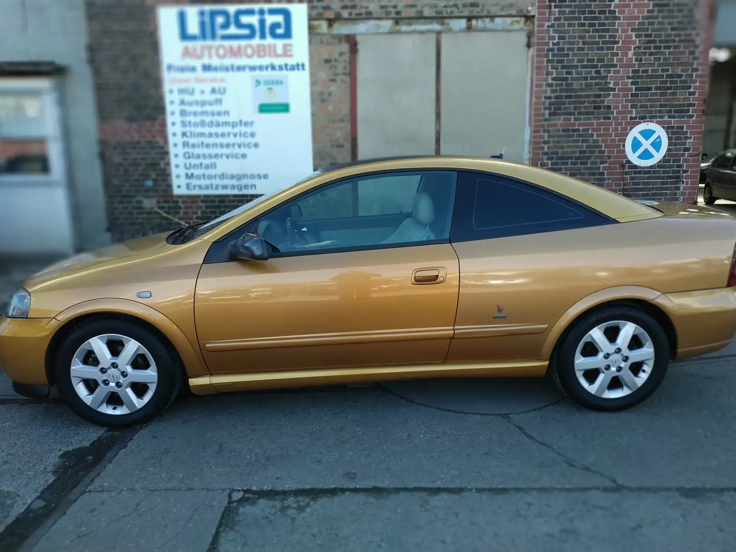 Opel Astra 2.2 16V/ TÜV NEU/ Leder/ ALU/ PDC/ Sitzheizung Gelb - 2