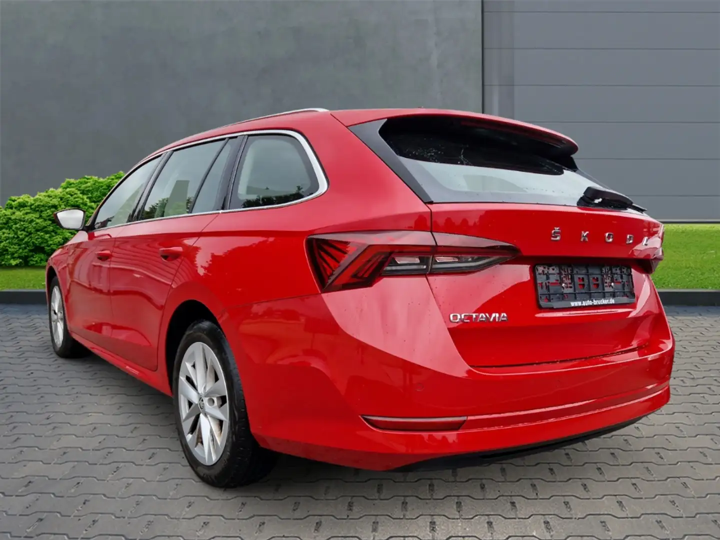 Skoda Octavia Combi Style 2.0 TDI+Alufelgen+Navi+elektr.Sitze+LE Rot - 2