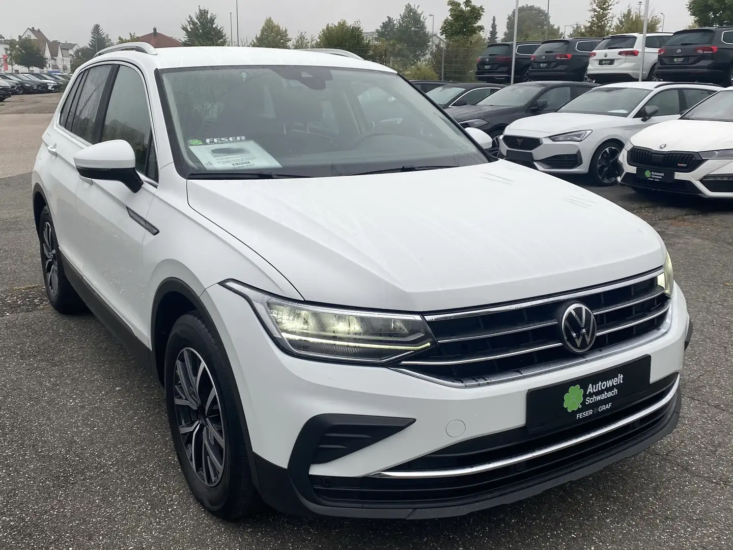 Volkswagen Tiguan 2.0 TDI LIFE LED NAVI Weiß - 2
