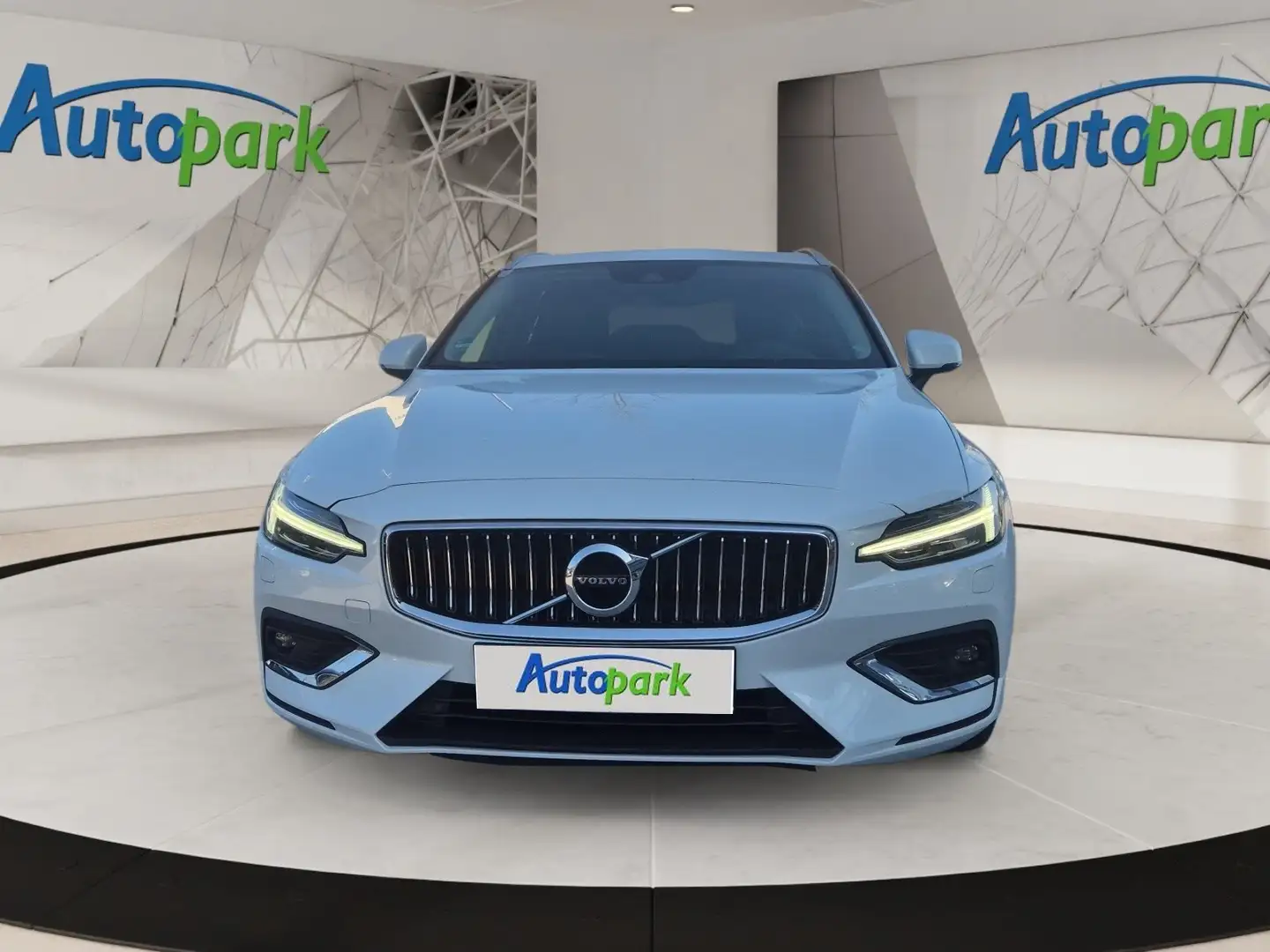 Volvo V60 Inscription, B4 Mild Hybrid Plus Bright Weiß - 2