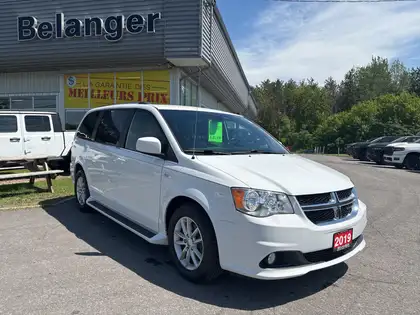 White 2019 Dodge Grand Caravan SXT 35th Anniversary Edition FWD Minivan Front-Wheel Drive 6-Speed Automatic