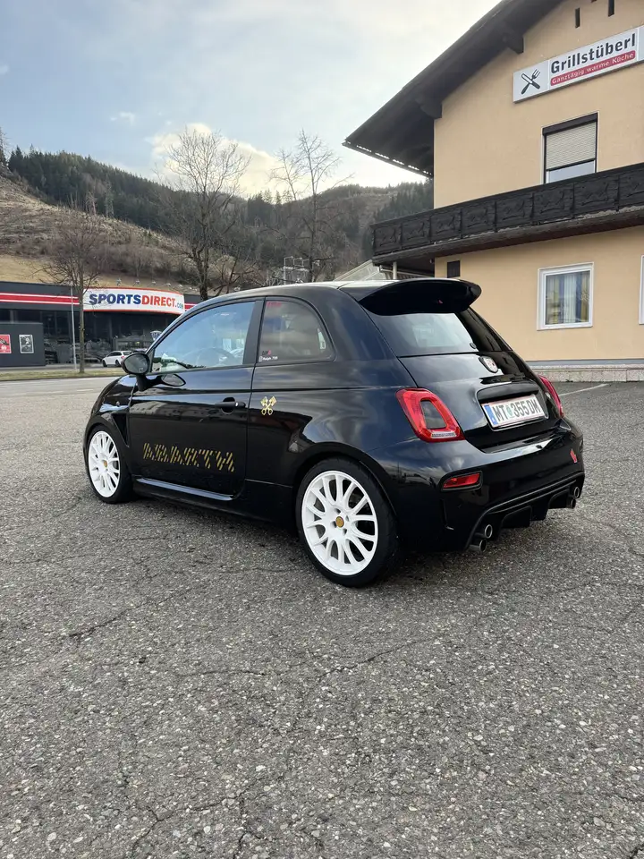 Abarth 695 2024