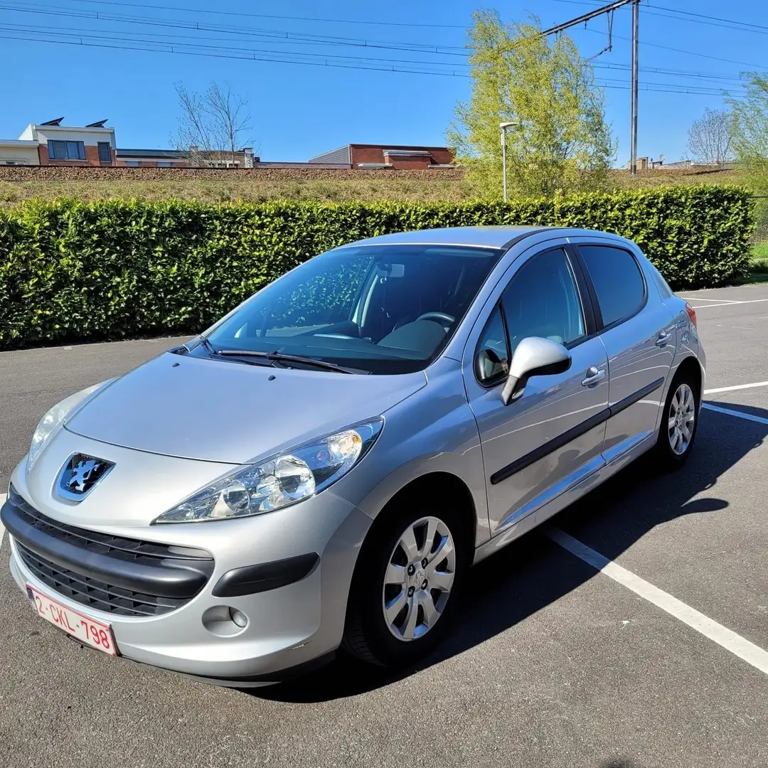 Peugeot 207 1.4 benzine - 2