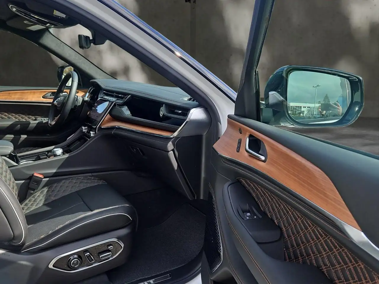 Jeep Grand Cherokee снимка Jeep Grand Cherokee