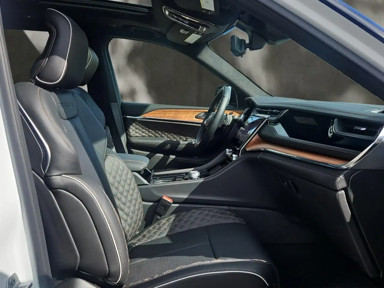 Jeep Grand Cherokee снимка Jeep Grand Cherokee