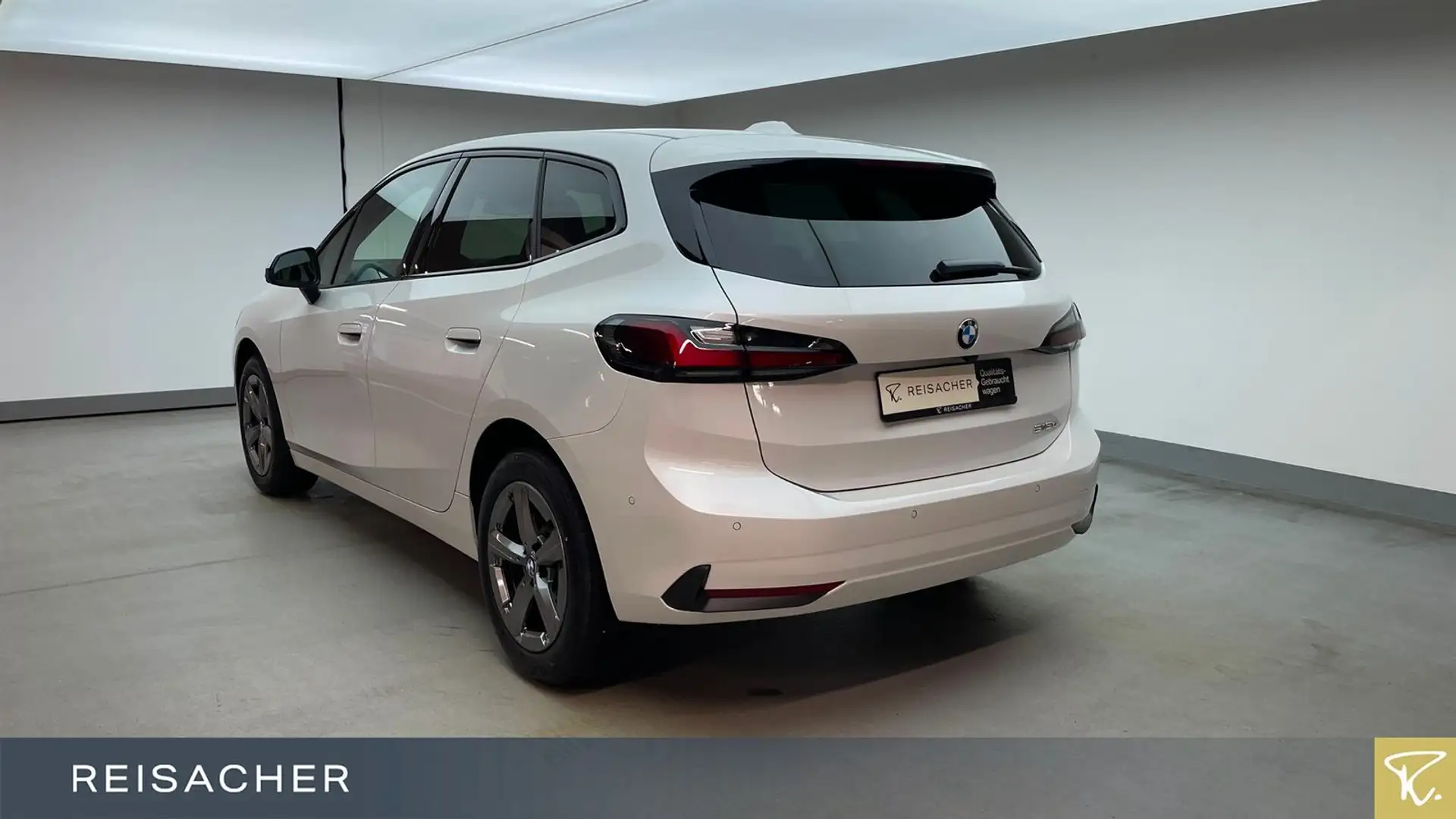 BMW 218 dA Active Tourer Navi HUD 360° AHK ACC 17" Weiß - 2