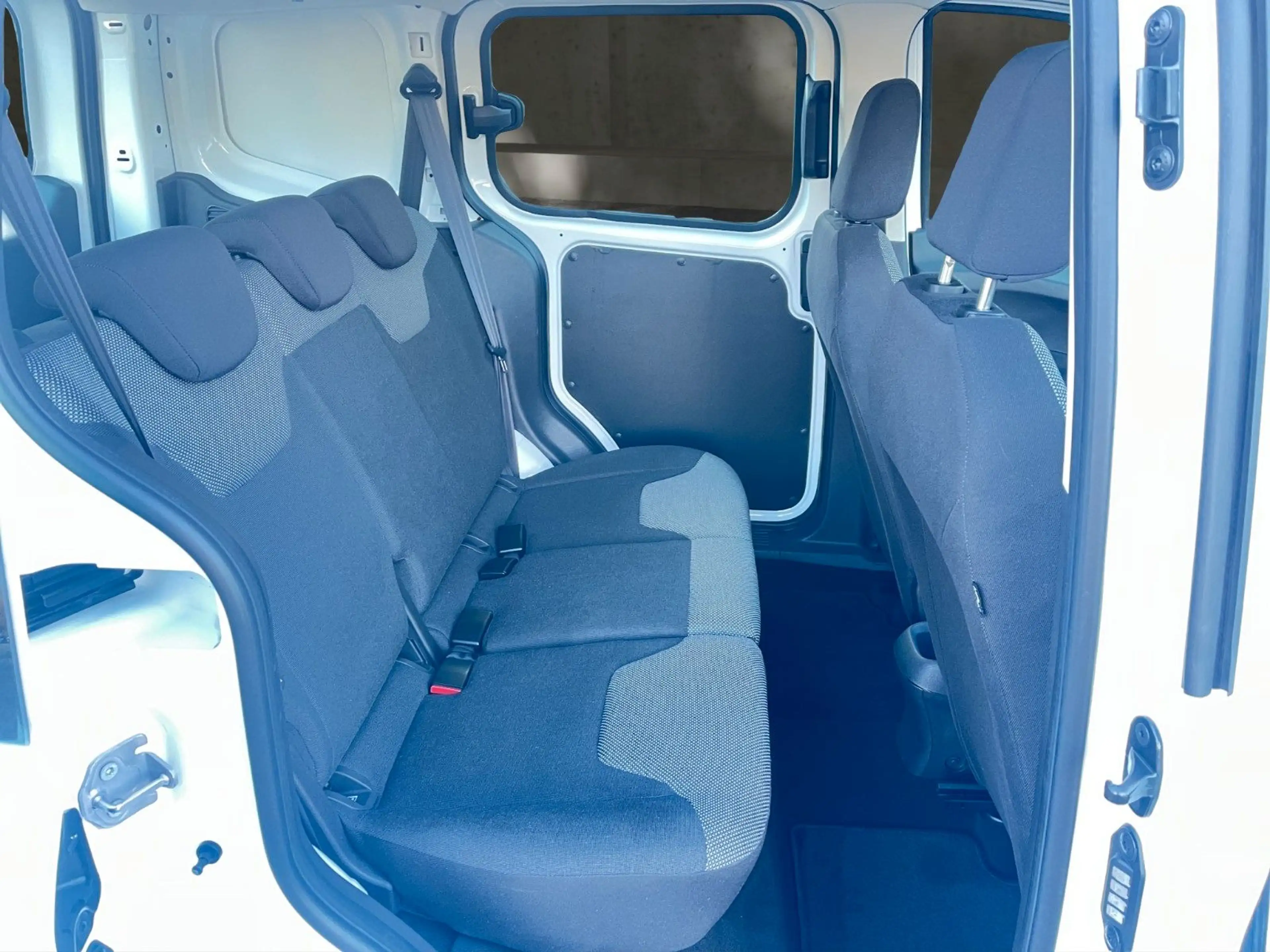 Ford Transit Courier /1.Hand/2xSchiebetür/Klima/Diesel — photo 13