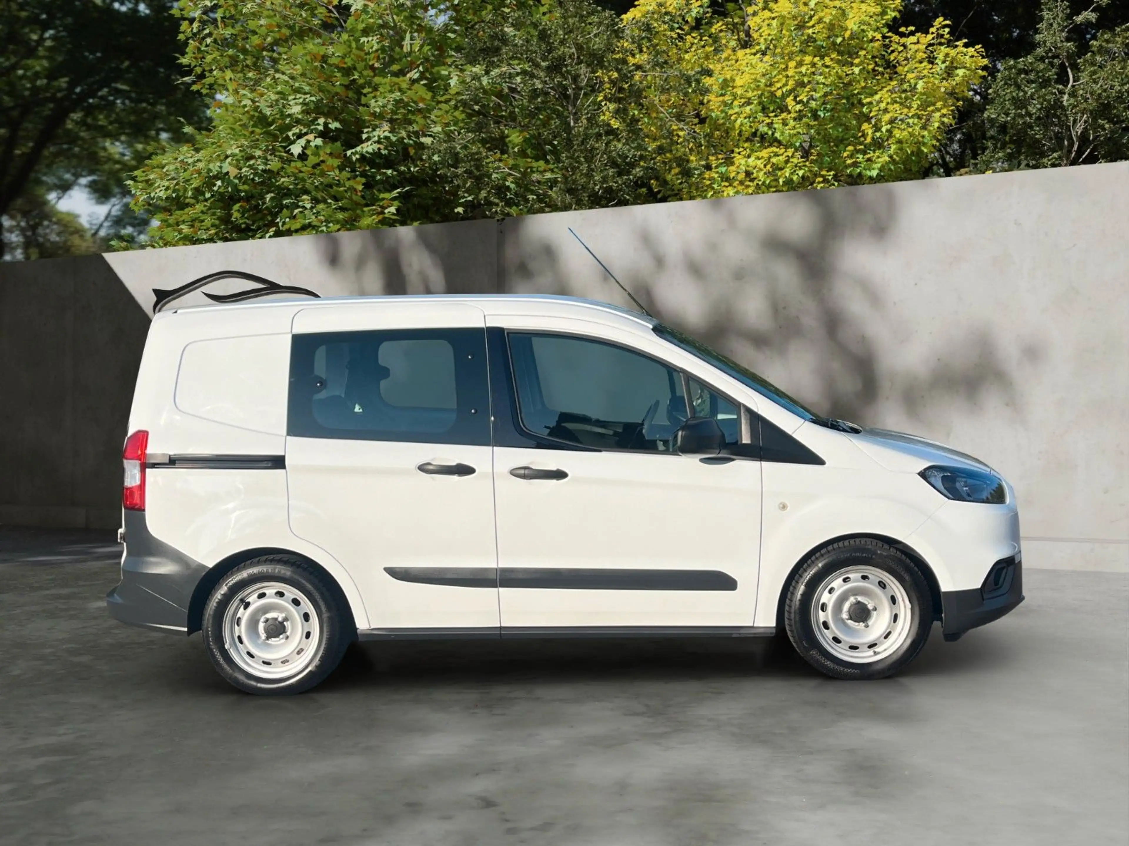 Ford Transit Courier /1.Hand/2xSchiebetür/Klima/Diesel — photo 5