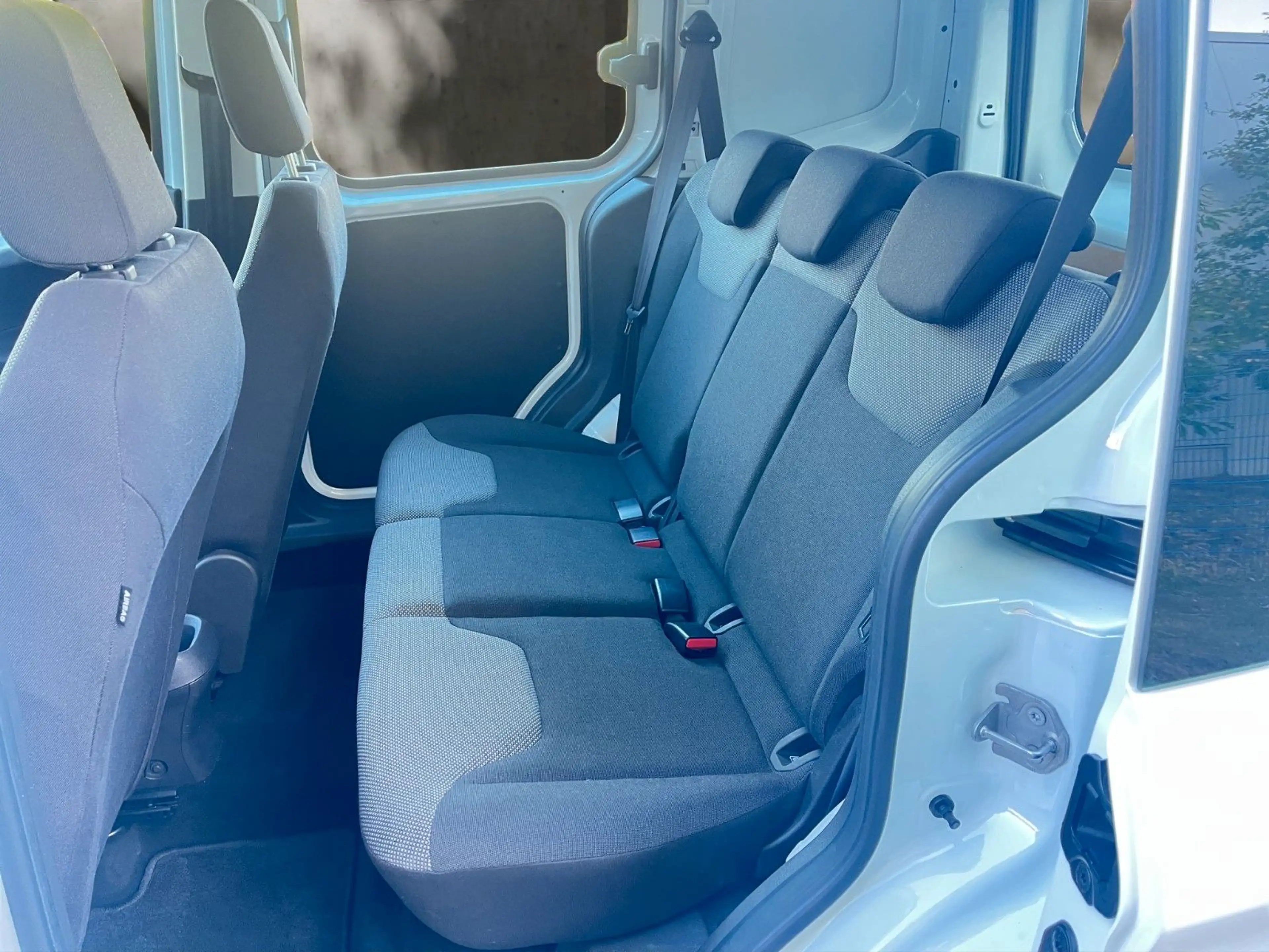 Ford Transit Courier /1.Hand/2xSchiebetür/Klima/Diesel — photo 12