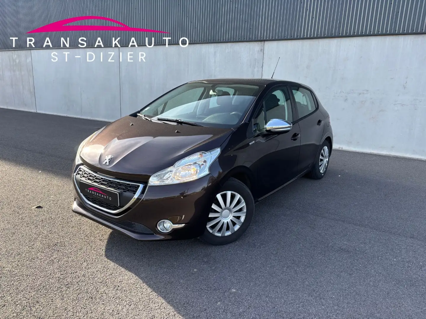 Peugeot 208 208 1.2 PureTech 82ch BVM5 Allure Brun - 1