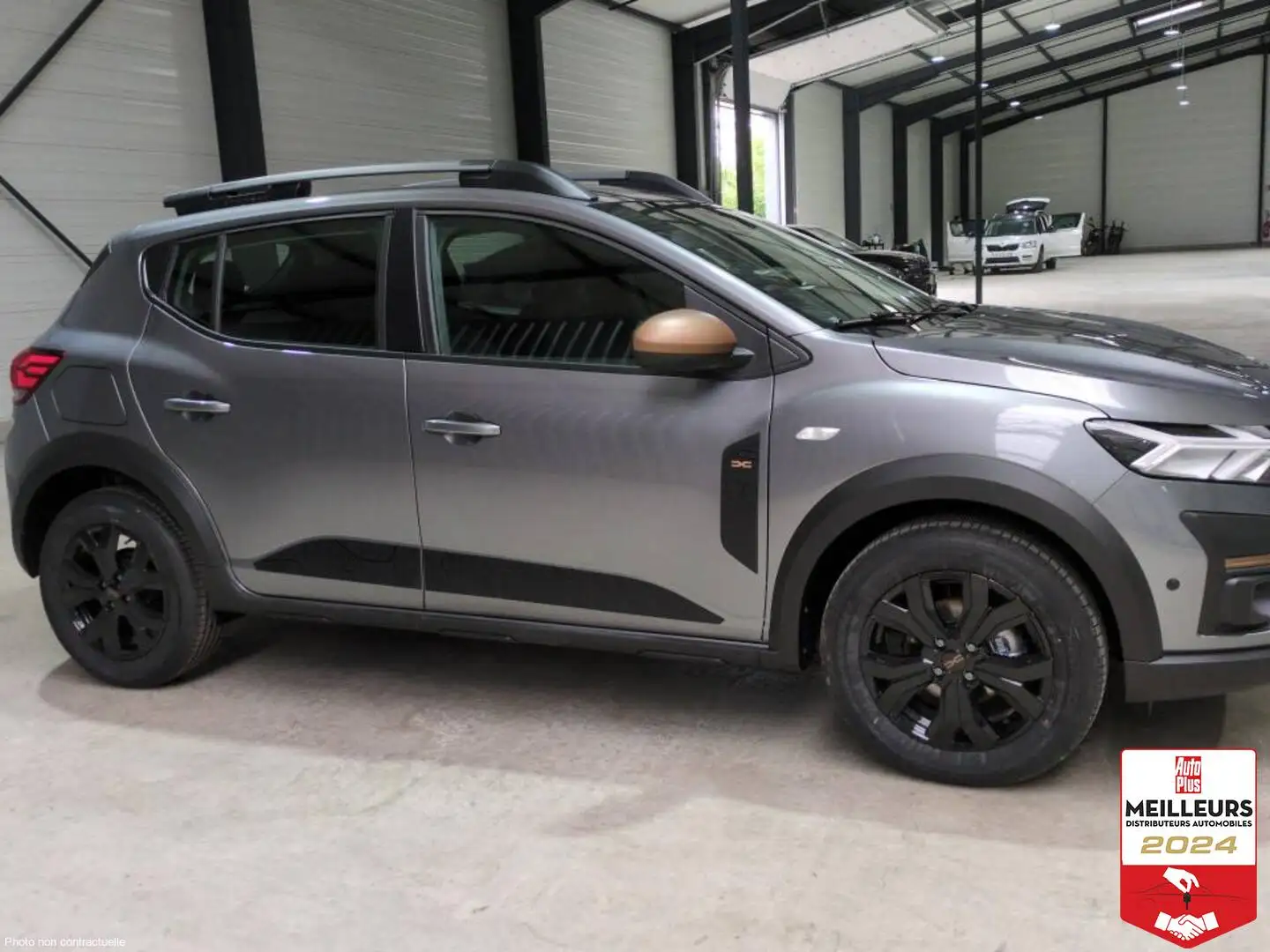 Dacia Sandero TCE 110 GSR2 STEPWAY EXTREME + ANGLES MORTS + NAVI Gri - 2
