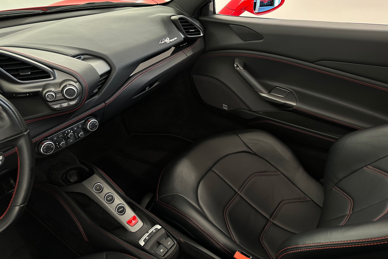 Ferrari 488 Spider / Rosso Corsa / 2Y Ferrari Approved — photo 15