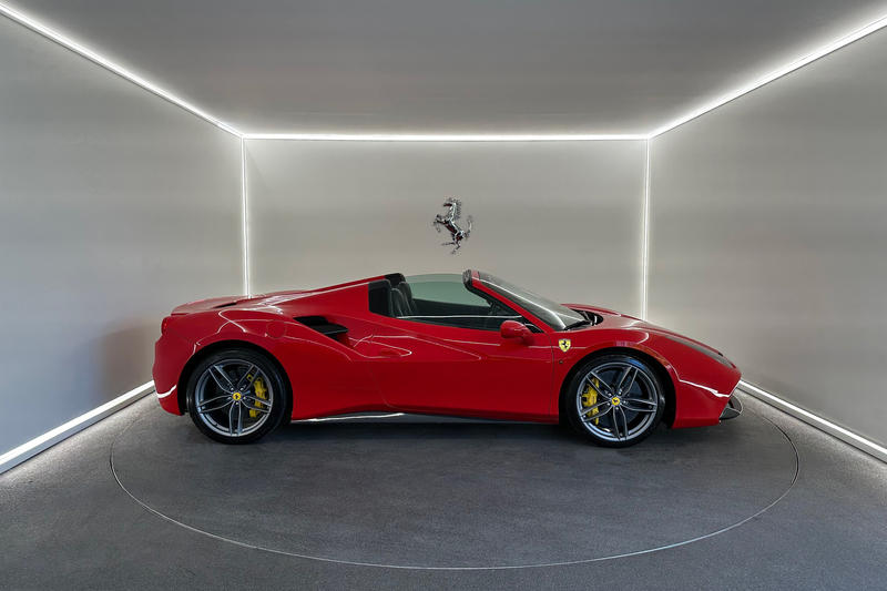 Ferrari 488 Spider / Rosso Corsa / 2Y Ferrari Approved — photo 9