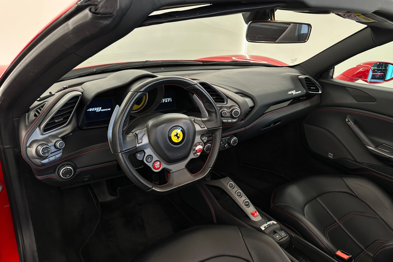 Ferrari 488 Spider / Rosso Corsa / 2Y Ferrari Approved — photo 10