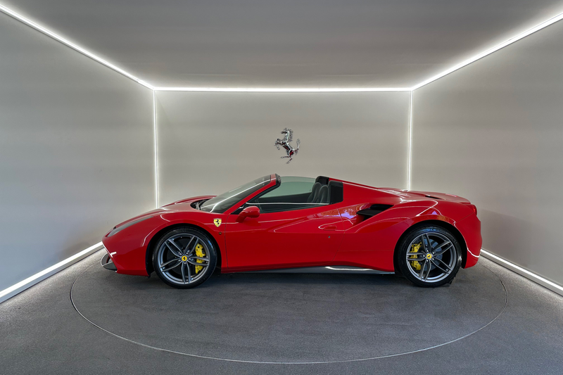 Ferrari 488 Spider / Rosso Corsa / 2Y Ferrari Approved — photo 4