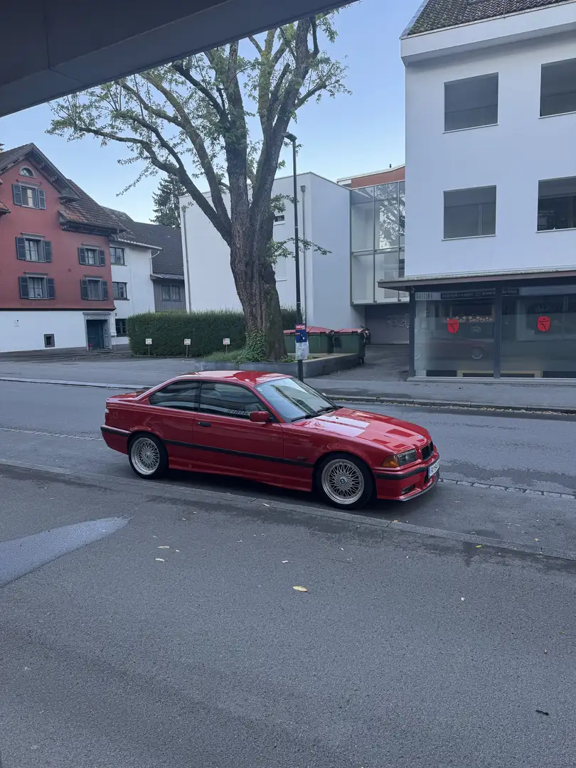 BMW 320 320i Sport Edition - 2