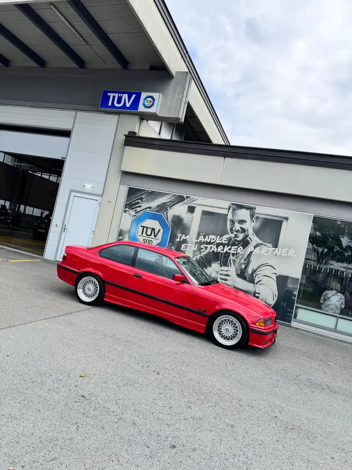 BMW 320i Sport Edition, foto 4