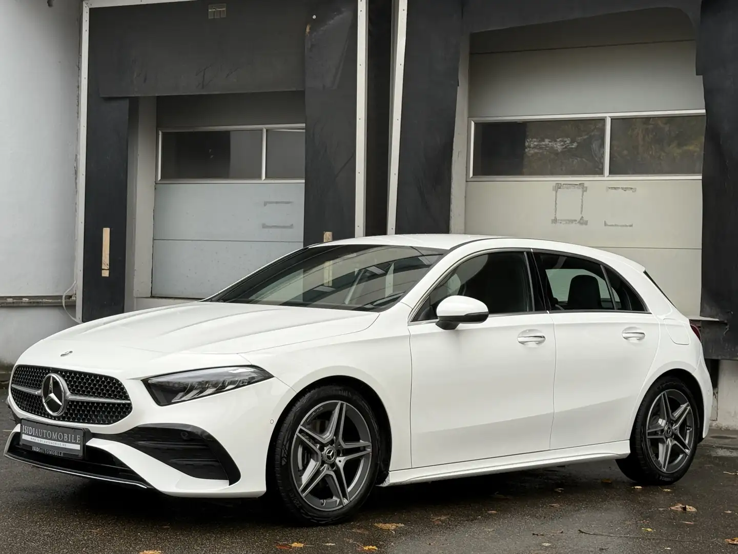Mercedes-Benz A 180 AMG LED MBUX Keyless-Go Rü-Kamera Ambiente Weiß - 2