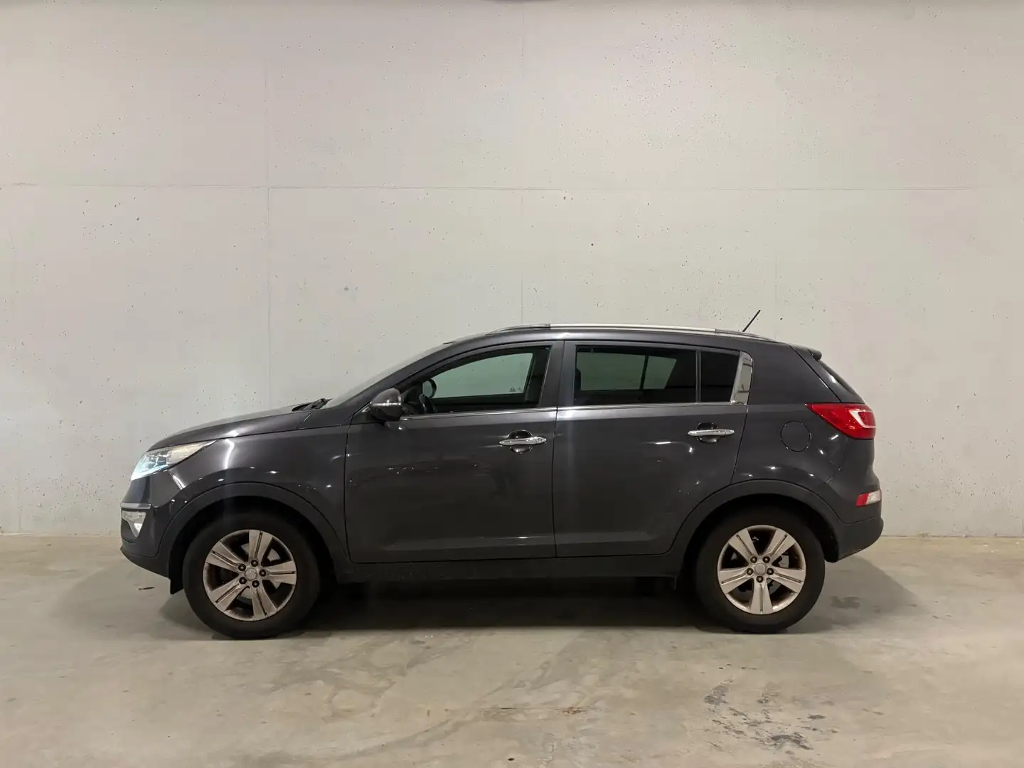 Kia Sportage 1.6 GDI Plus Pack Airco Clima Cruise Control Trekh Gris - 2