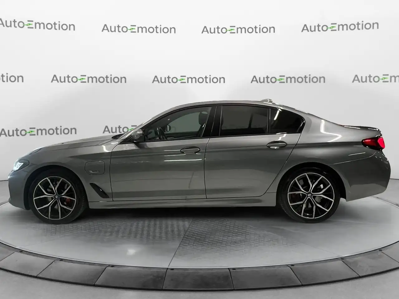 BMW 530 530e M Sport Auto 3