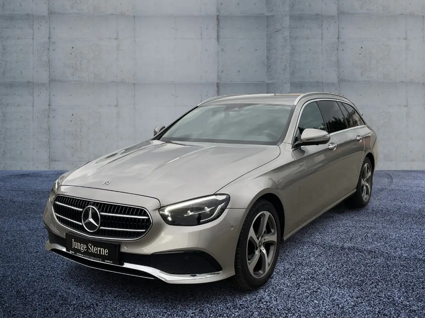 Mercedes-Benz E 220 d 4MATIC T-Modell Austria Edition Avantgarde Silber - 2