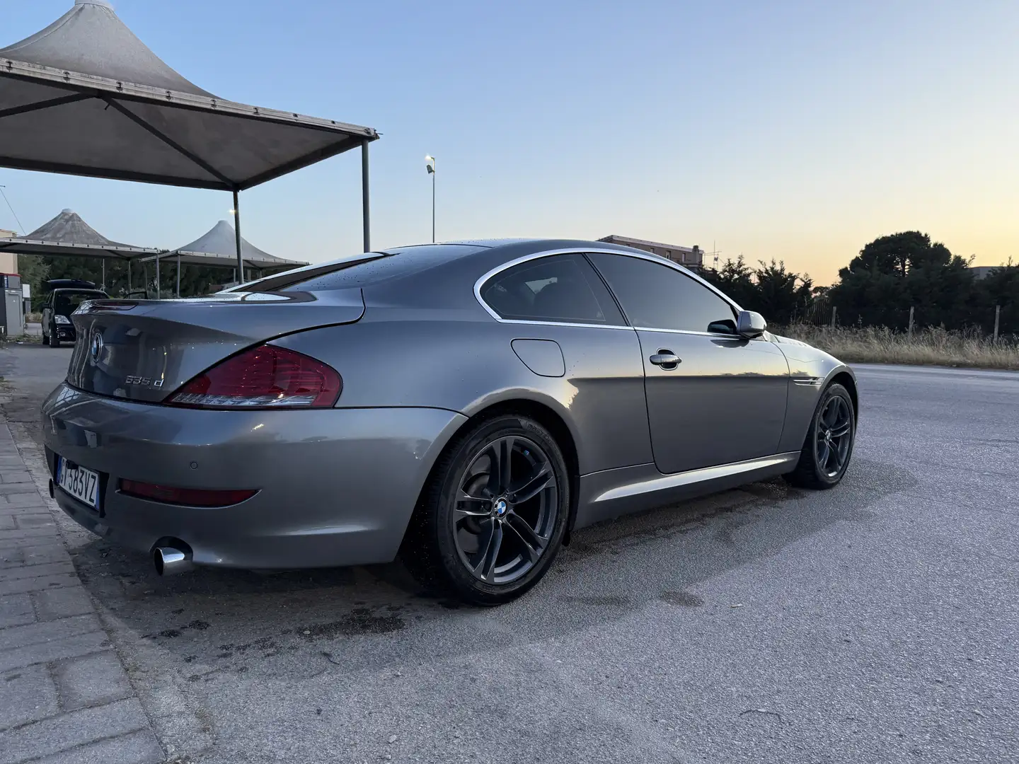 BMW 635 635d Coupe auto Grijs - 2