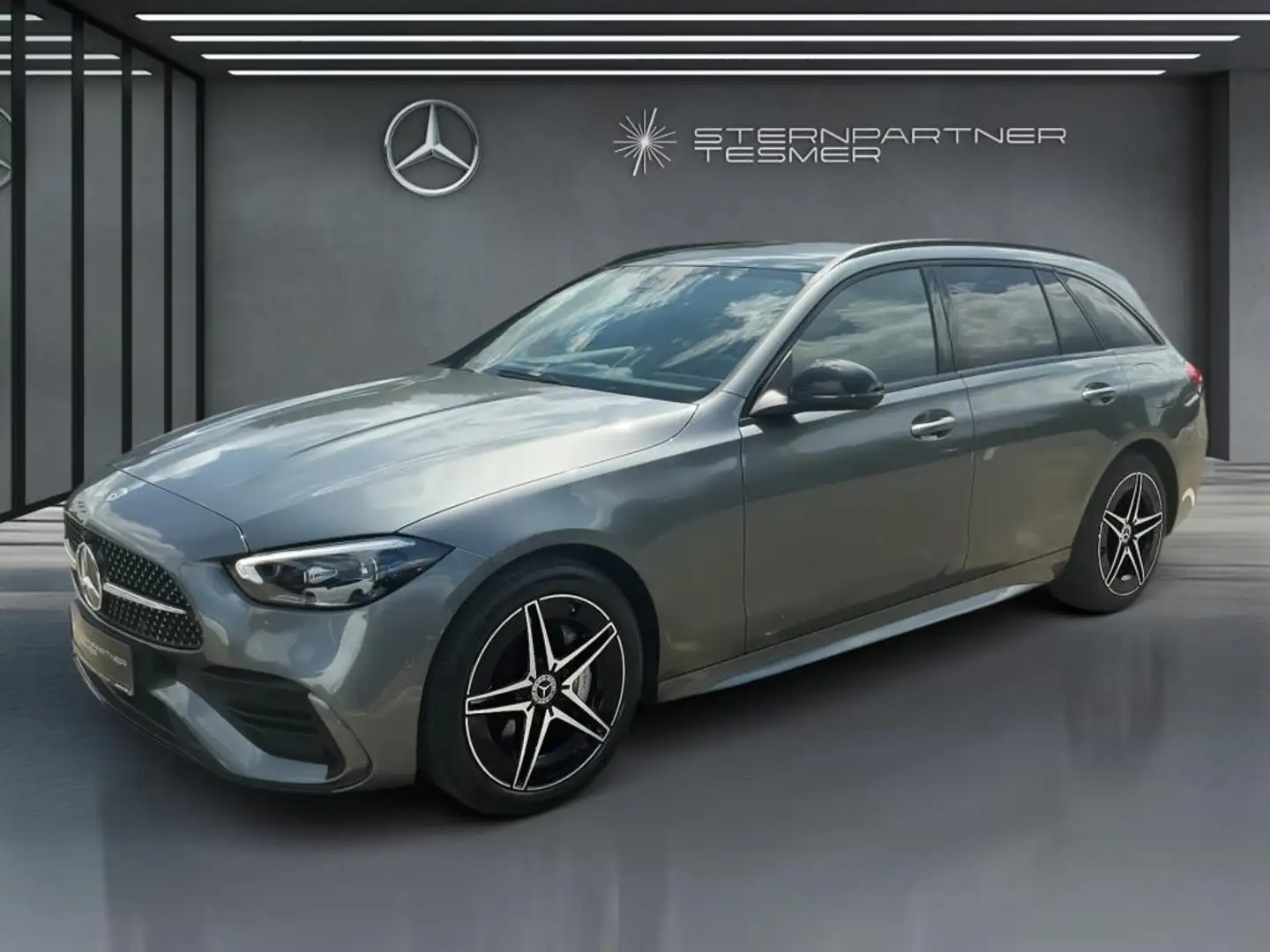Mercedes-Benz C 300 e T AMG Panorama 360° DigitalL. NightP. Gris - 2