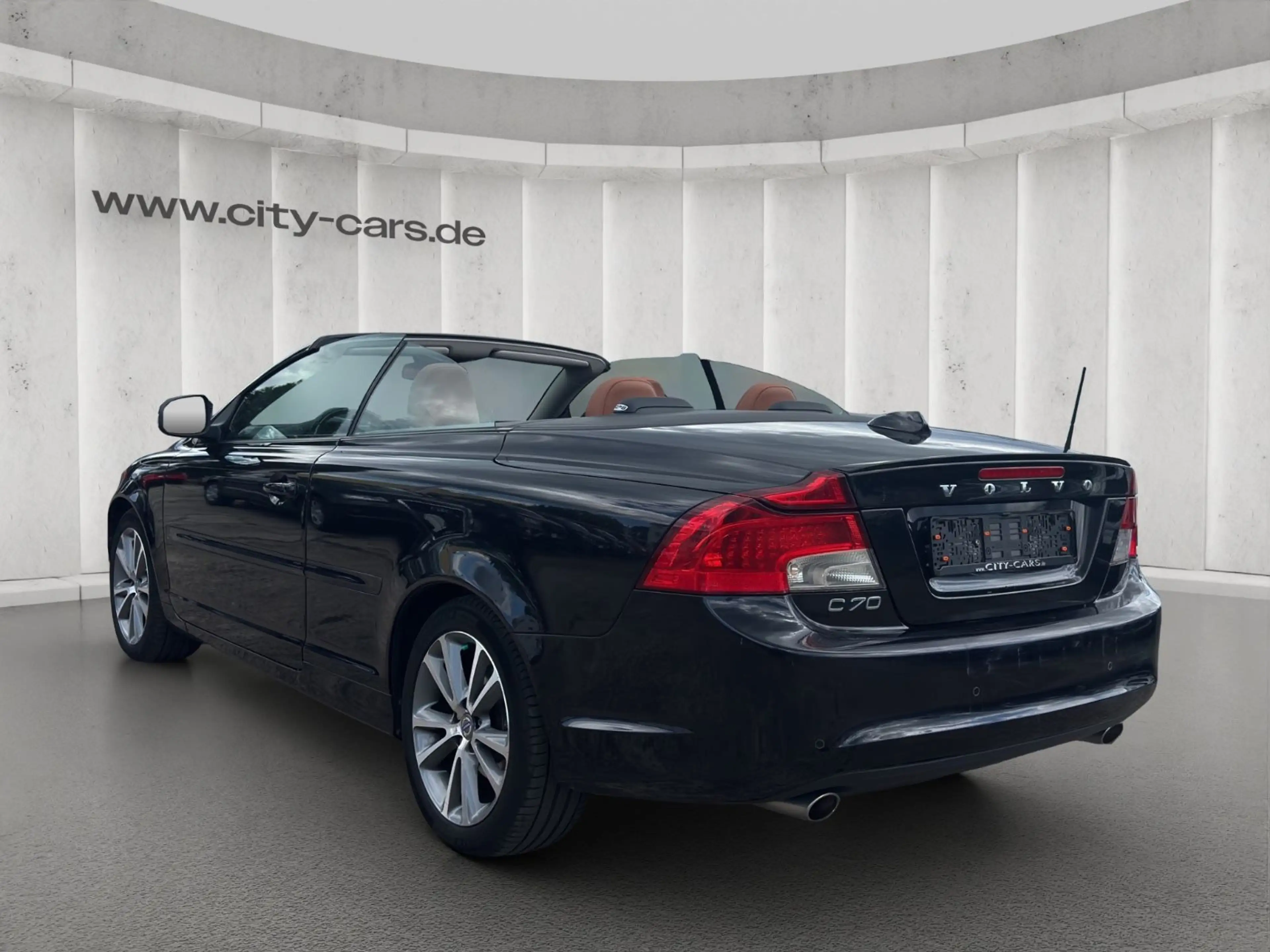 Volvo C70 Cabriolet D3 Momentum*Leder*Bi-Xenon — photo 4