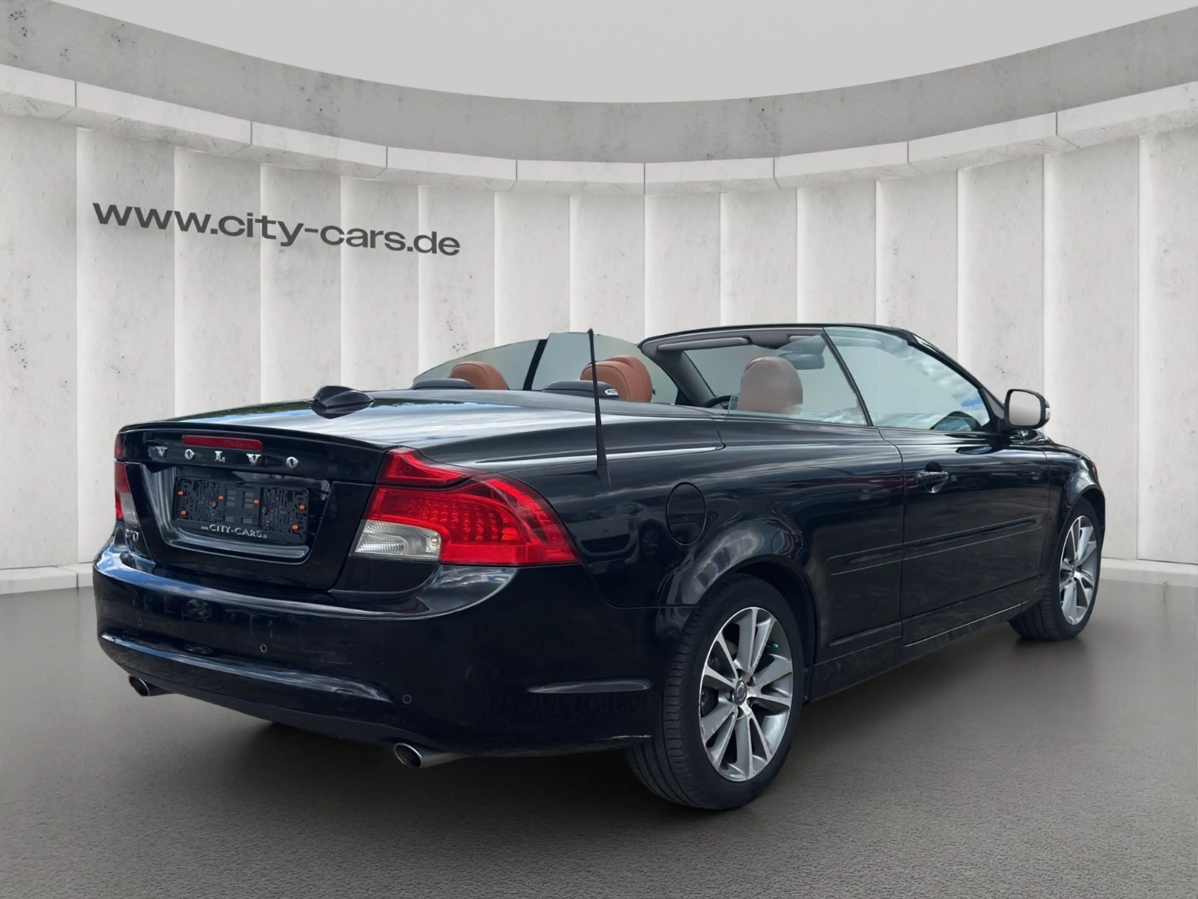 Volvo C70 Cabriolet D3 Momentum*Leder*Bi-Xenon — photo 6
