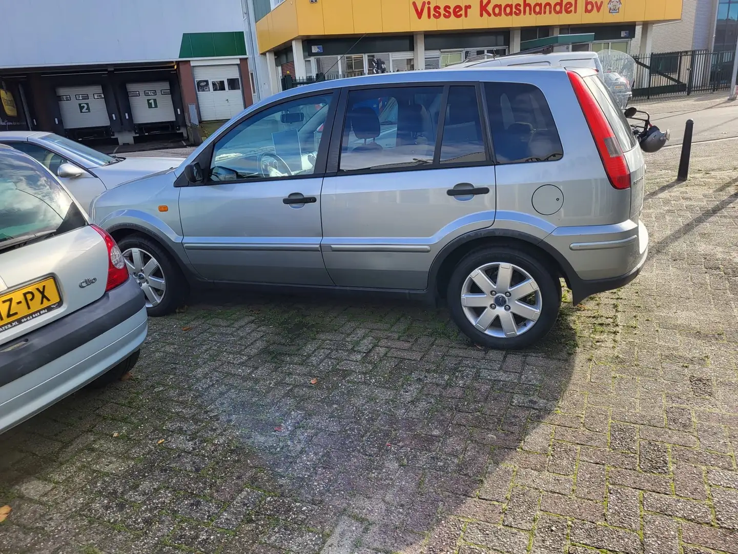 Ford Fusion 1.6-16V Fusion+ Grijs - 1
