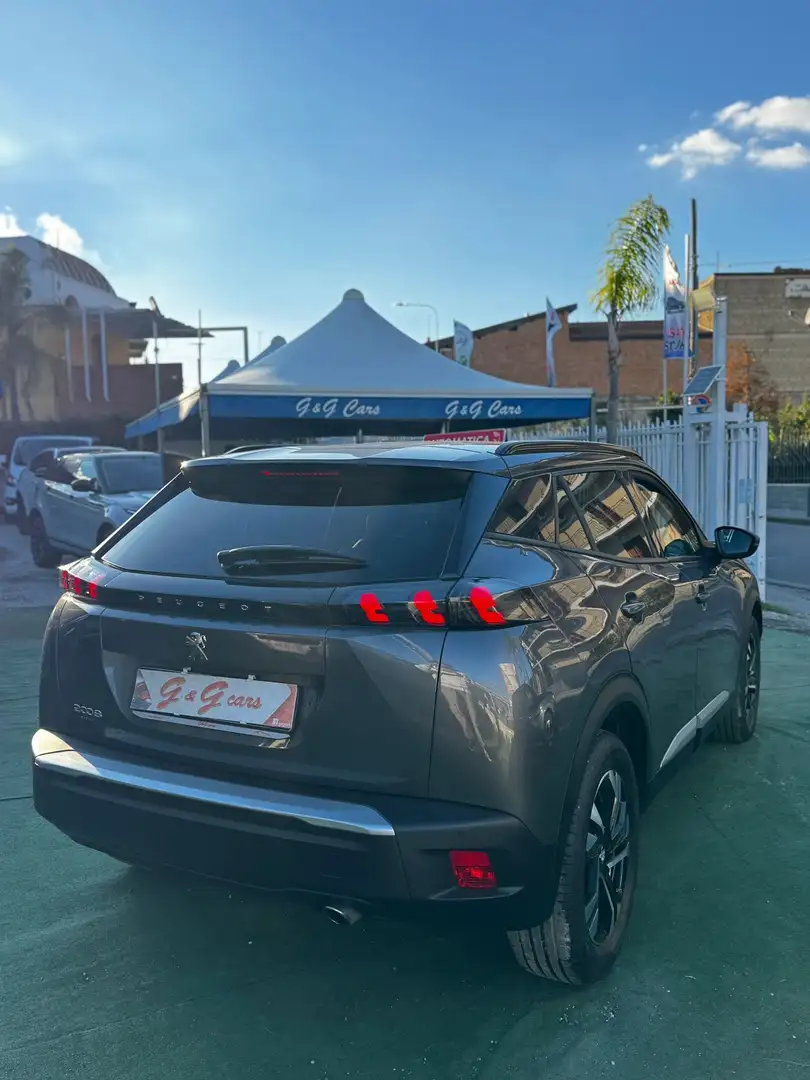 Peugeot 2008 1.5 bluehdi Allure Navi Pack s&s 130cv eat8 Gris - 2