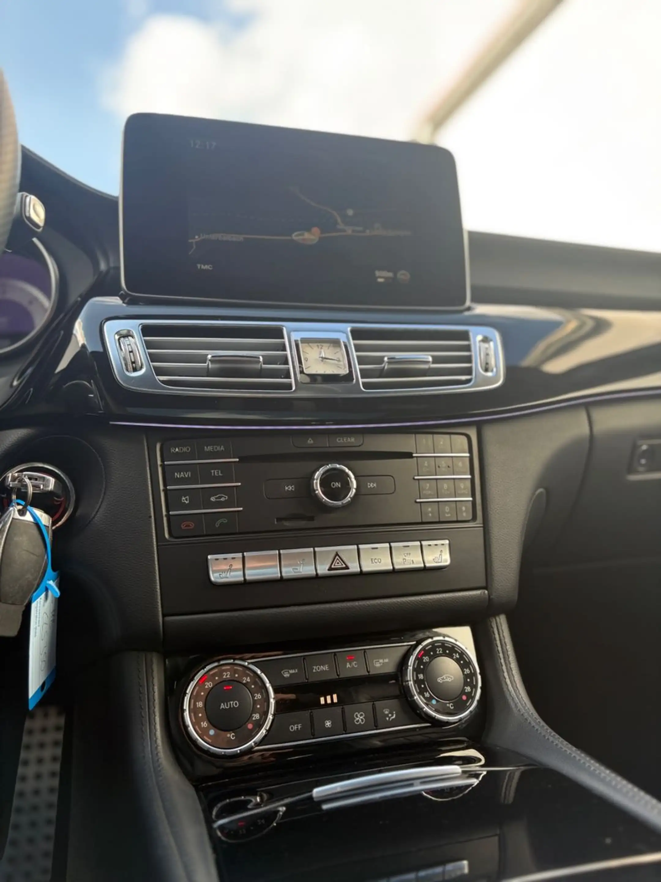 Mercedes-Benz CLS CLS 350 SB BlueTec/AMGLine/H&K/Memory/COMAND/SHD — photo 31