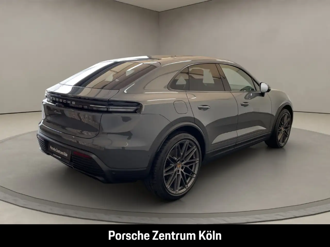 Porsche Macan BOSE Luftfederung 22-Zoll Panoramadach 5