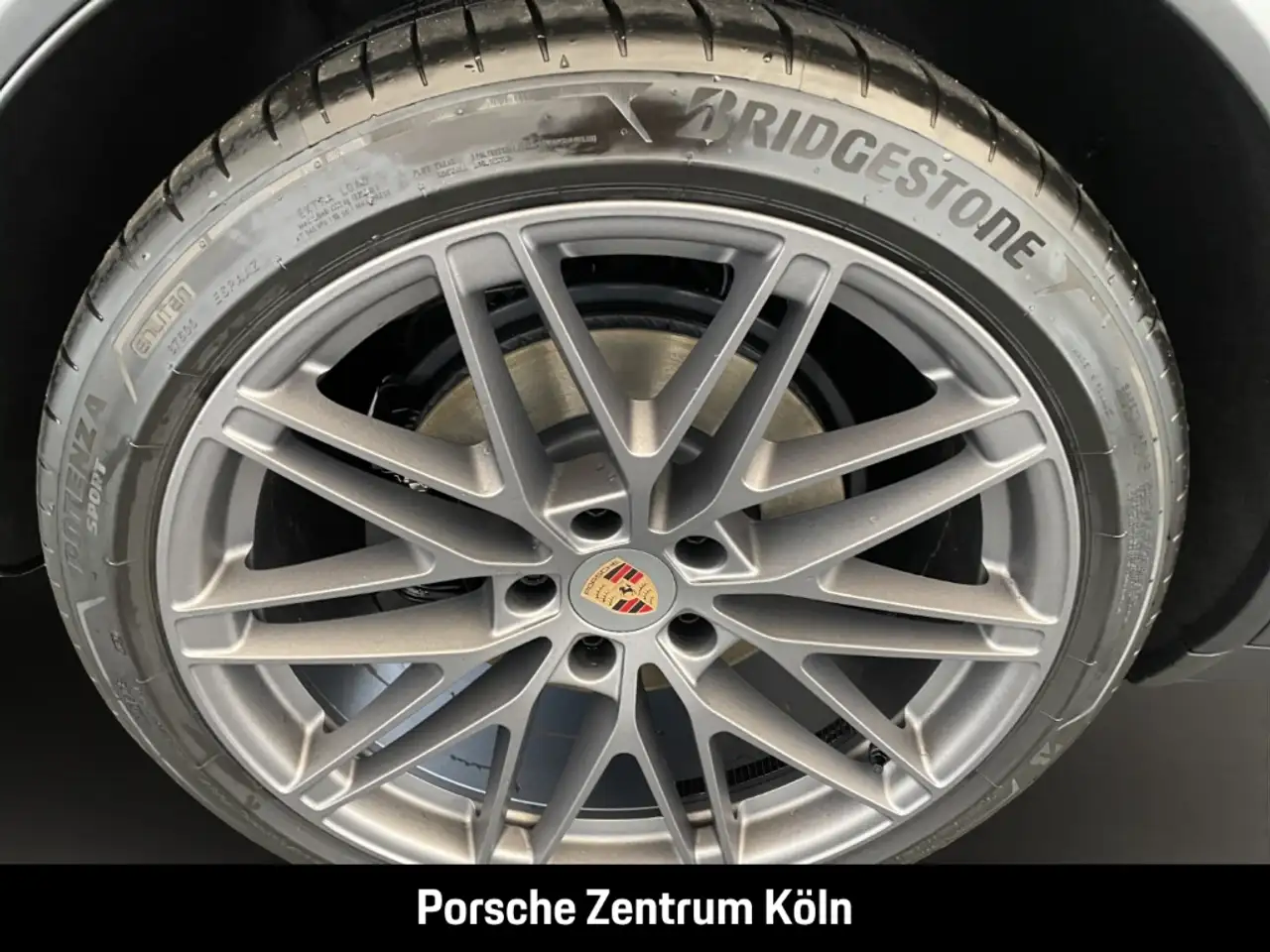 Porsche Macan BOSE Luftfederung 22-Zoll Panoramadach 10