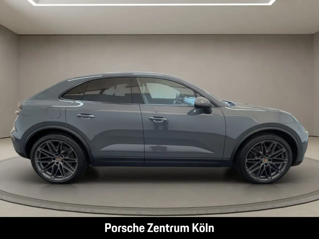 Porsche Macan BOSE Luftfederung 22-Zoll Panoramadach 6