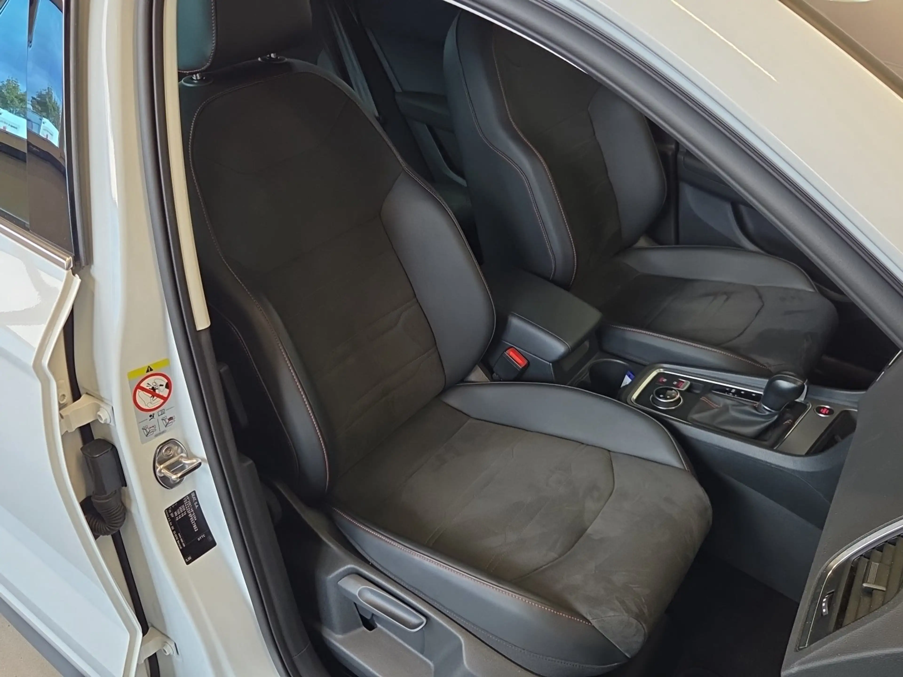 SEAT Ateca FR 2.0 TDI DSG — photo 13