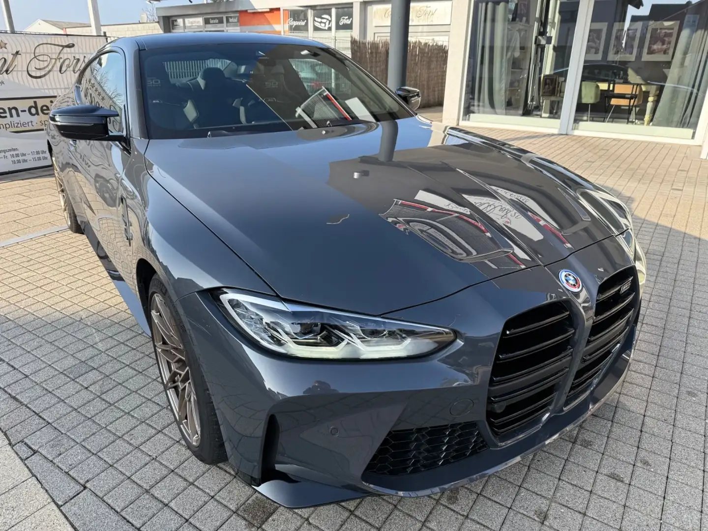 BMW M4 Coupe xDrive Competition, 50 Jahre Edition Grau - 2
