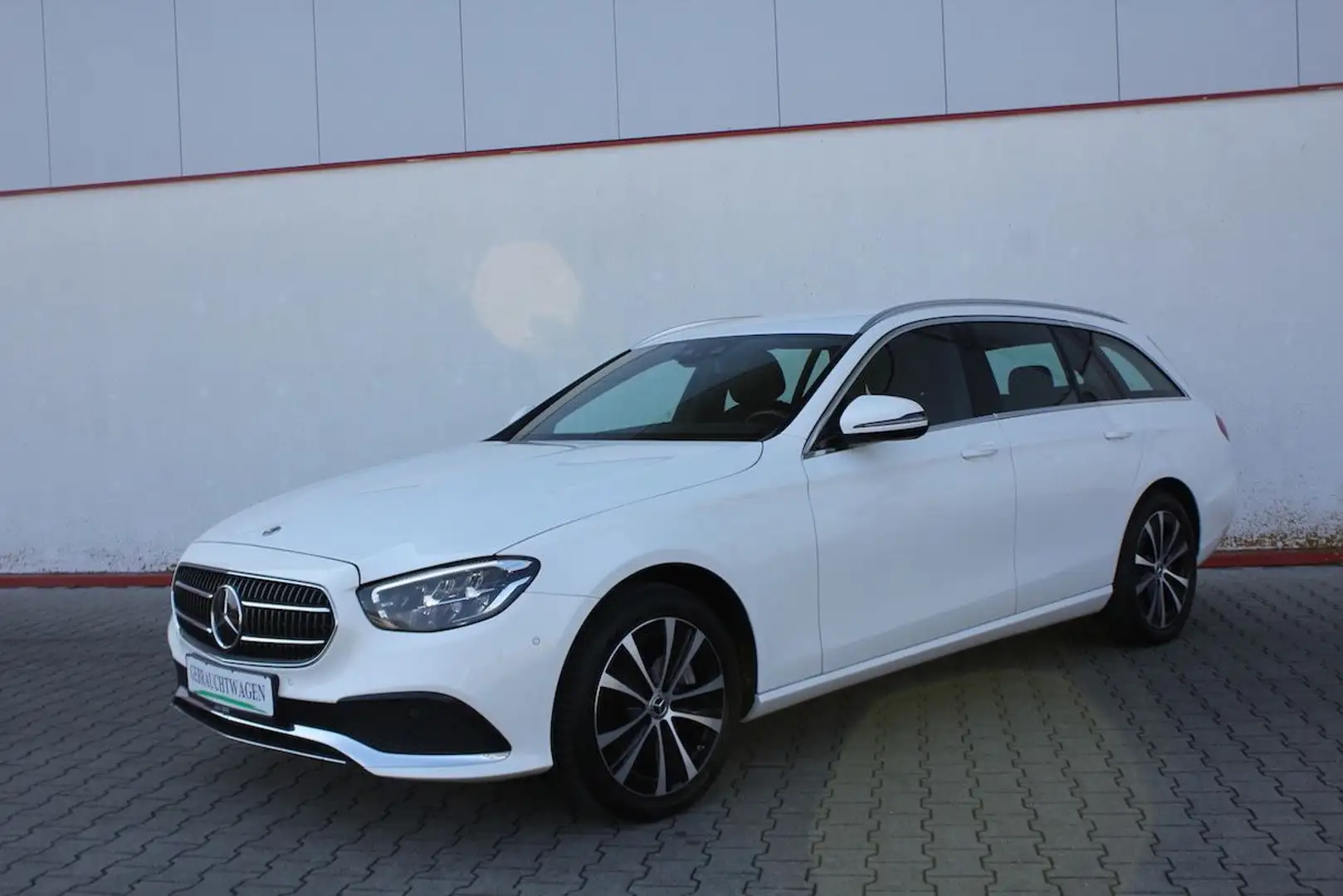 Mercedes-Benz E 300 de T 4MATIC EQ Plug-In Hybrid AHK ACC 23P White - 2