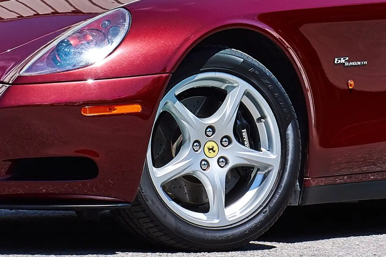 Ferrari 612 снимка Ferrari 612